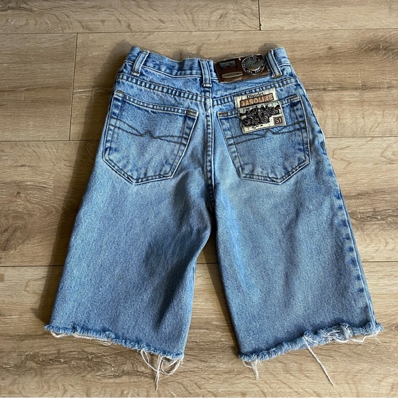 Vintage District Gasoline cut off denim jean shorts size 8 100 % cotton - Picture 2 of 6